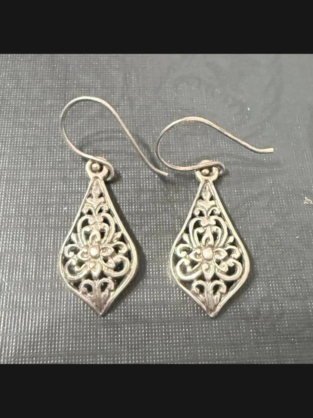 Vintage 925 Sterling Silver Floral Filigree Teardrop Dangle Earrings